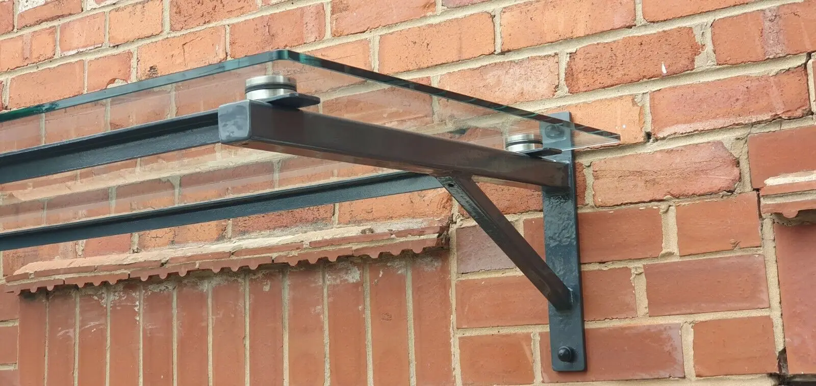 Residence Glass Canopy in Tempered Laminated Glass Safety Canopy