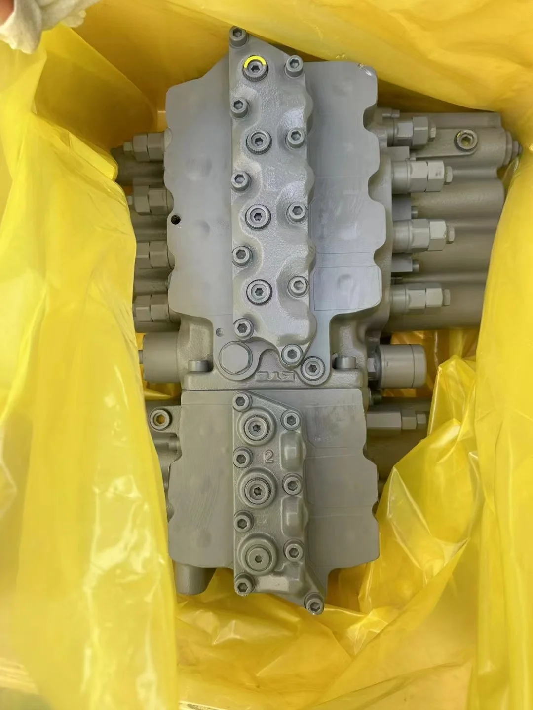 New  Distribution Valve Hydraulic Control Valve EX200-3 for Excavator