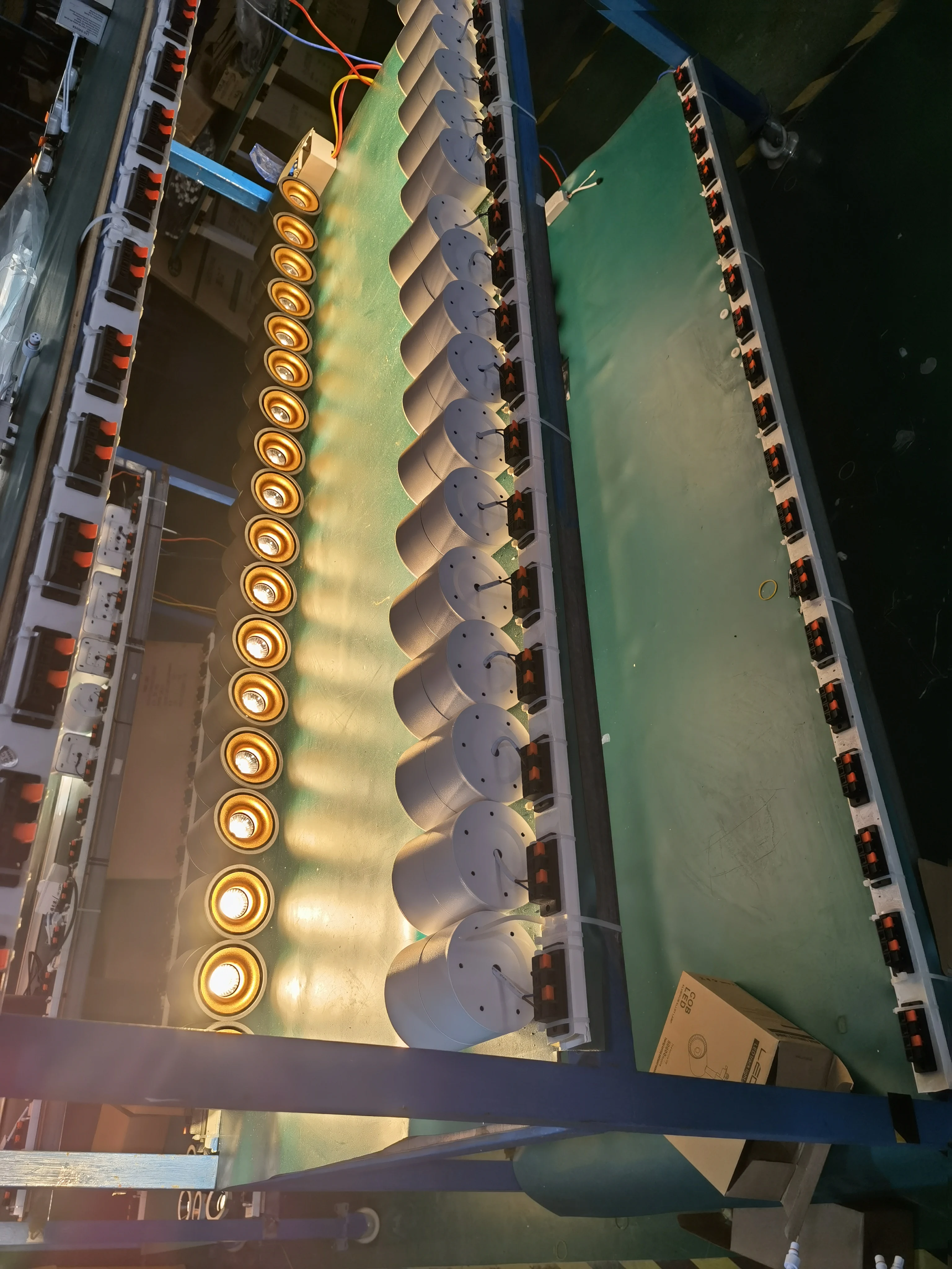 White Black Foldable Ceiling Spotlight 7W 10W 12W 15W Surface Mounted LED Downlight