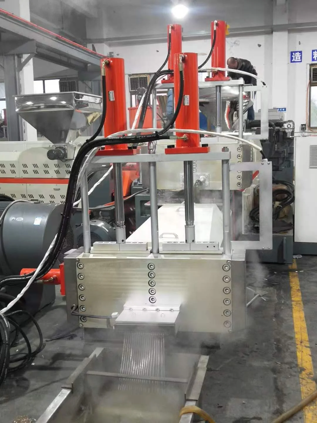 Waste Plastic Recycling Machin Good Price Low Consumption HDPE Granulator LDPE Pellets Making Machine China Manufacturer