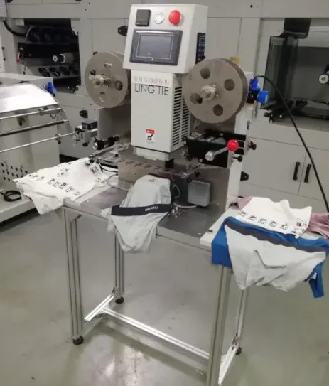 Hot Stamping Label Logo Transfer Machine Automatic T-shirts Logo Print