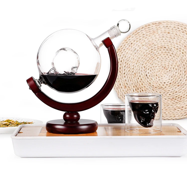 850 ml Glass Whiskey Decanter Set With 2 and wood base Wine Whiskey Glass Decanter