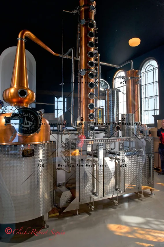 Customized Home Use Copper Pot Still Moonshine Alcohol Distiller