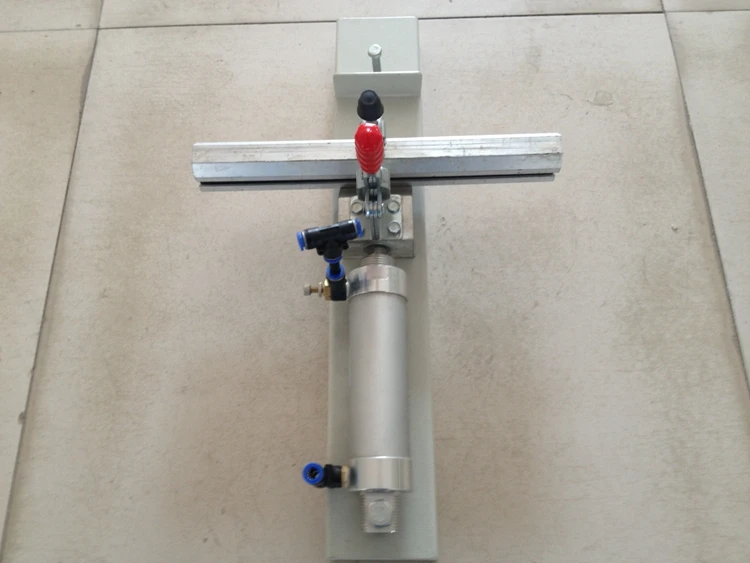 Pneumatic silk mesh screen manual stretcher stretching head