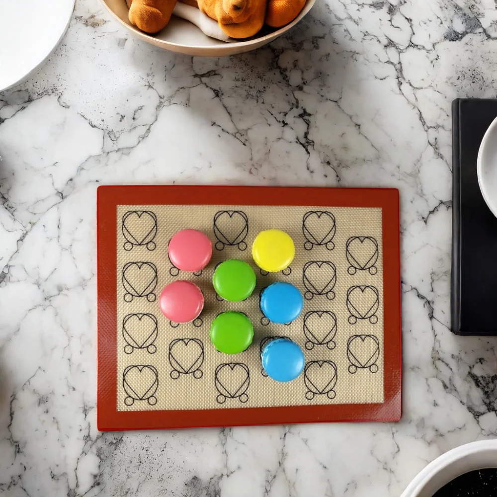 Small Bear Shape Macaroon Non-Stick Baking Mat Eco-Friendly Silicone PC Oven Liner Pastry Cutter Tools for Everyday Kitchen Use