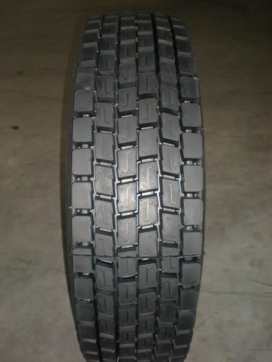 all steel tbr tyre tire 315/80r22.5 Three-A Yatai Everton factory direct sale price