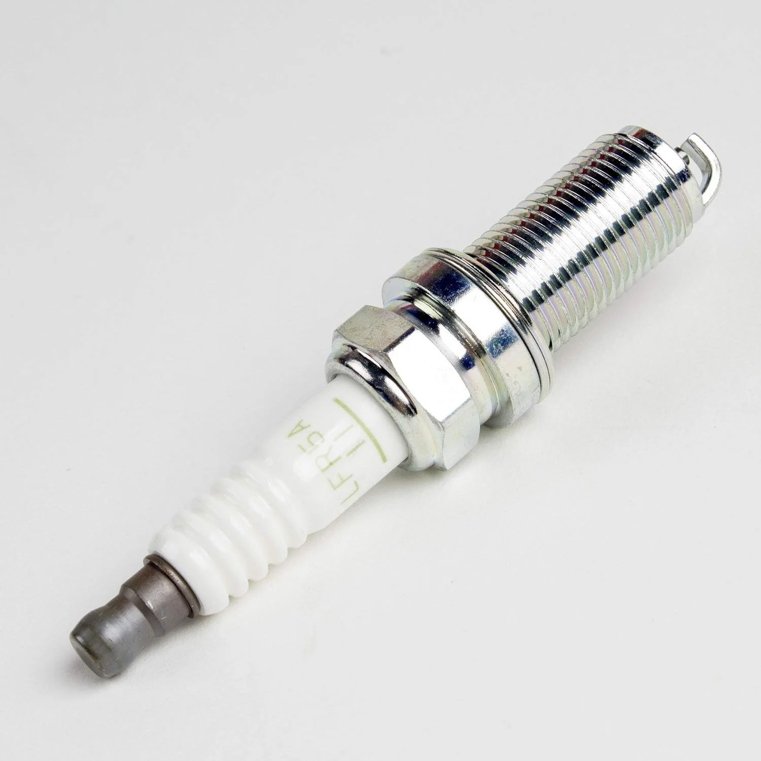 USEKA OEM 3672 22401-8H516 K20HR-U11 18841-11051 REC10YC4 22401-8H514 LFR5A11 New Car Spark Plugs for Peugeot