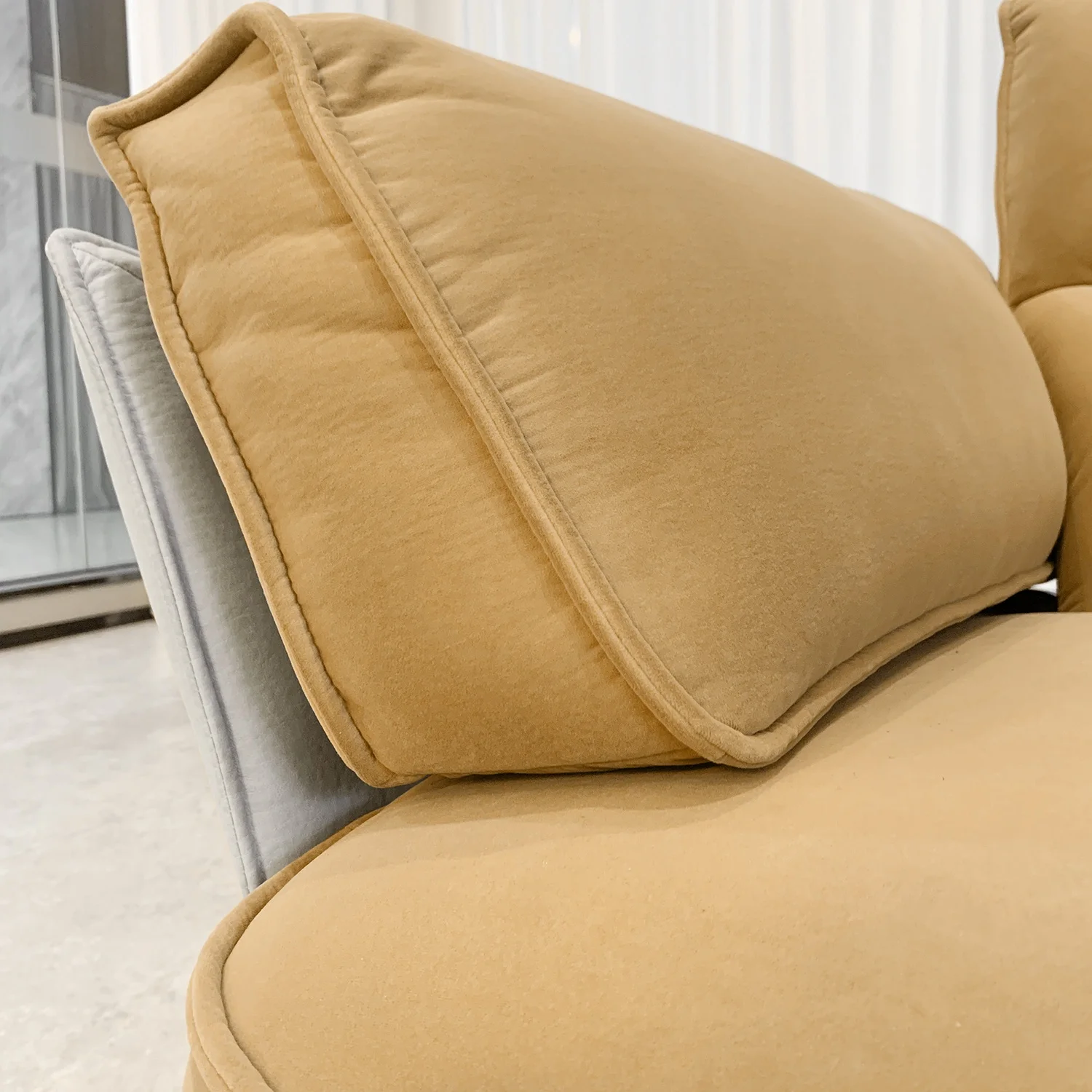 Modern Lounge Fancy Sectional Living Room Sets Sofa High-density Fabric Solid Wood Frame Sofa Home Furniture