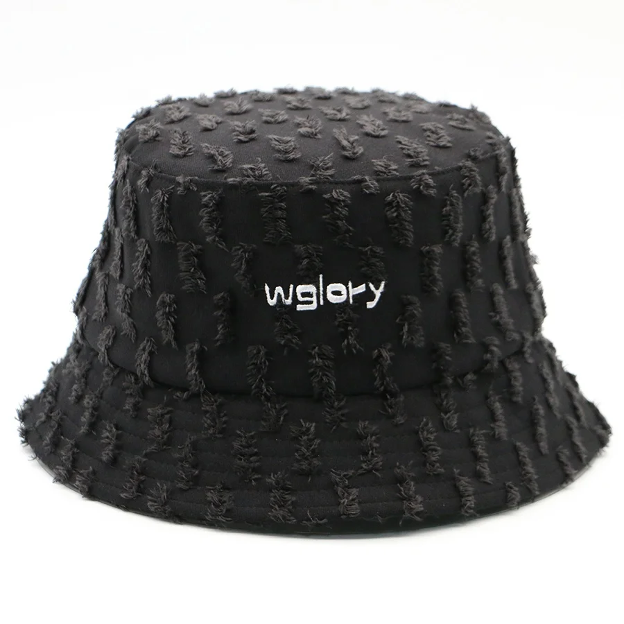 Шляпы-ведра черного цвета с вышивкой