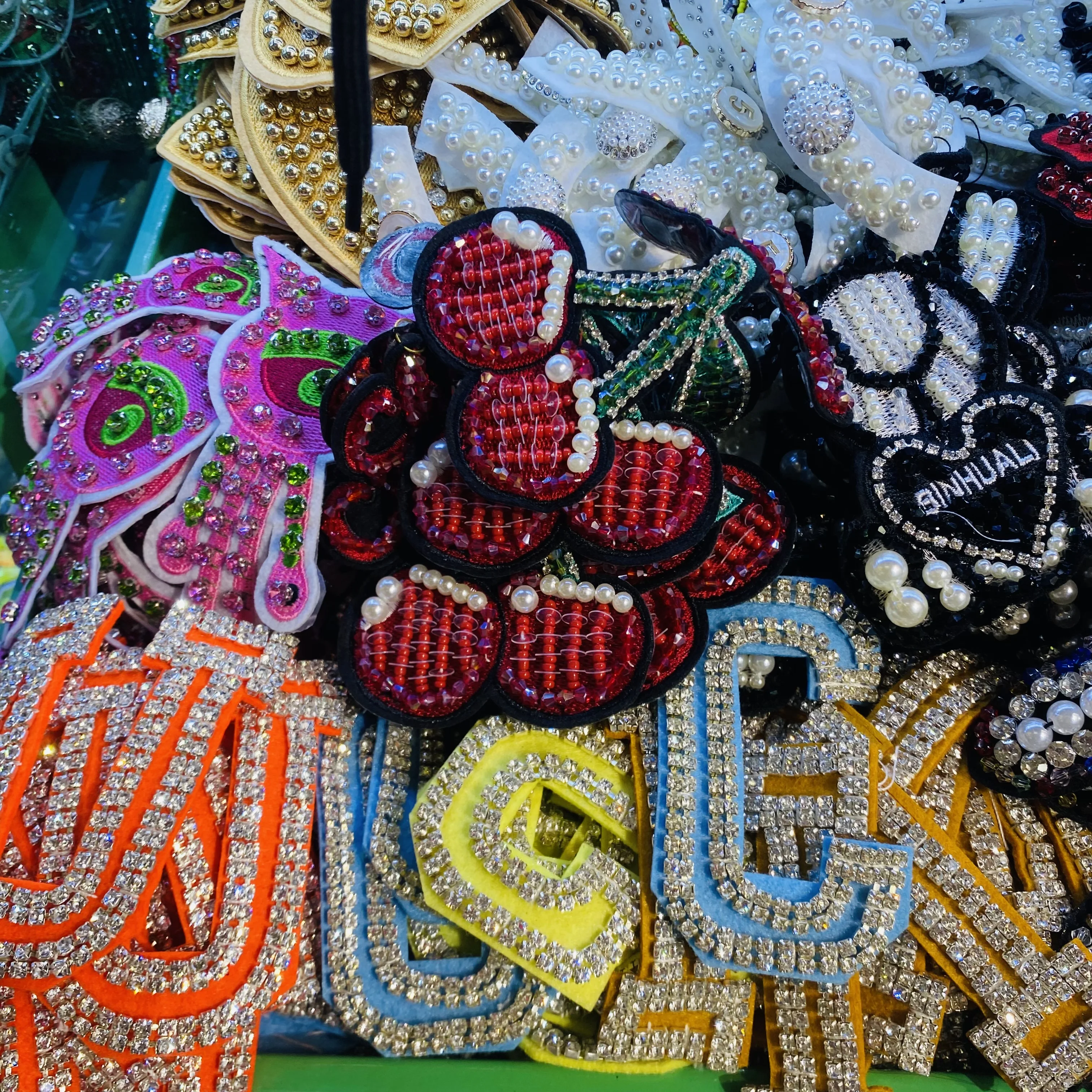 Famous Brands Patch Handmade Badges Appliques logo Stock Patches