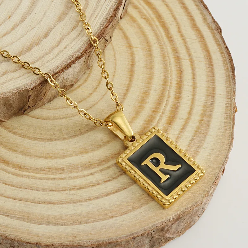 Minimalist Stainless Steel 26 Letter Pendant Necklace A-Z Alphabet Four-leaf Clover Nacre Shell Charm Cute Featuring Emerald