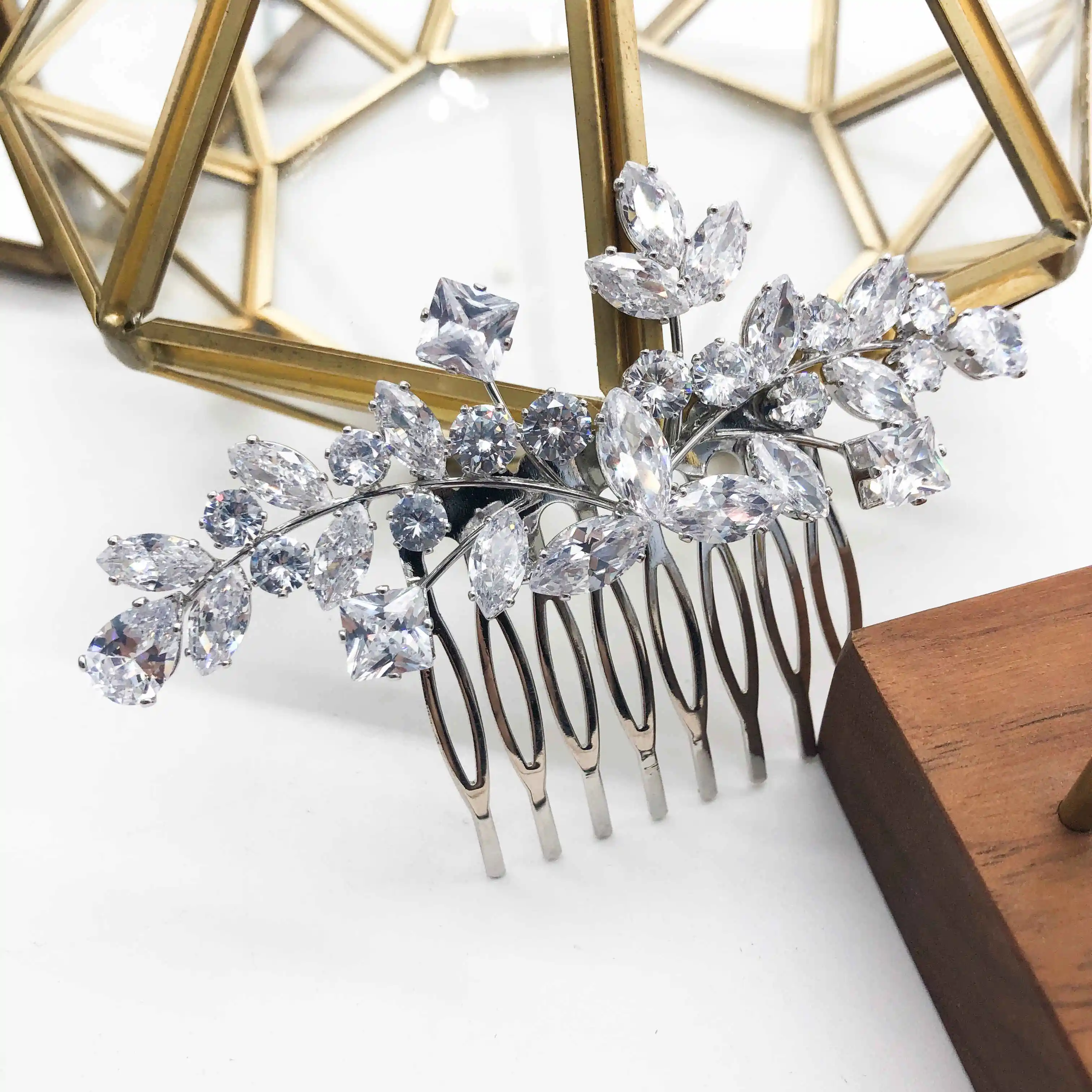 Wholesale Leaf Headdress Bridal Accessories Wedding Crystal Hair Comb
