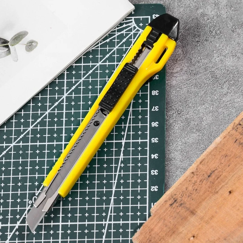 Factory Direct Sales Snap off 9mm Steel Blade DIY Utility Knife for Paper Cutting OEM Available Free Sample Offered