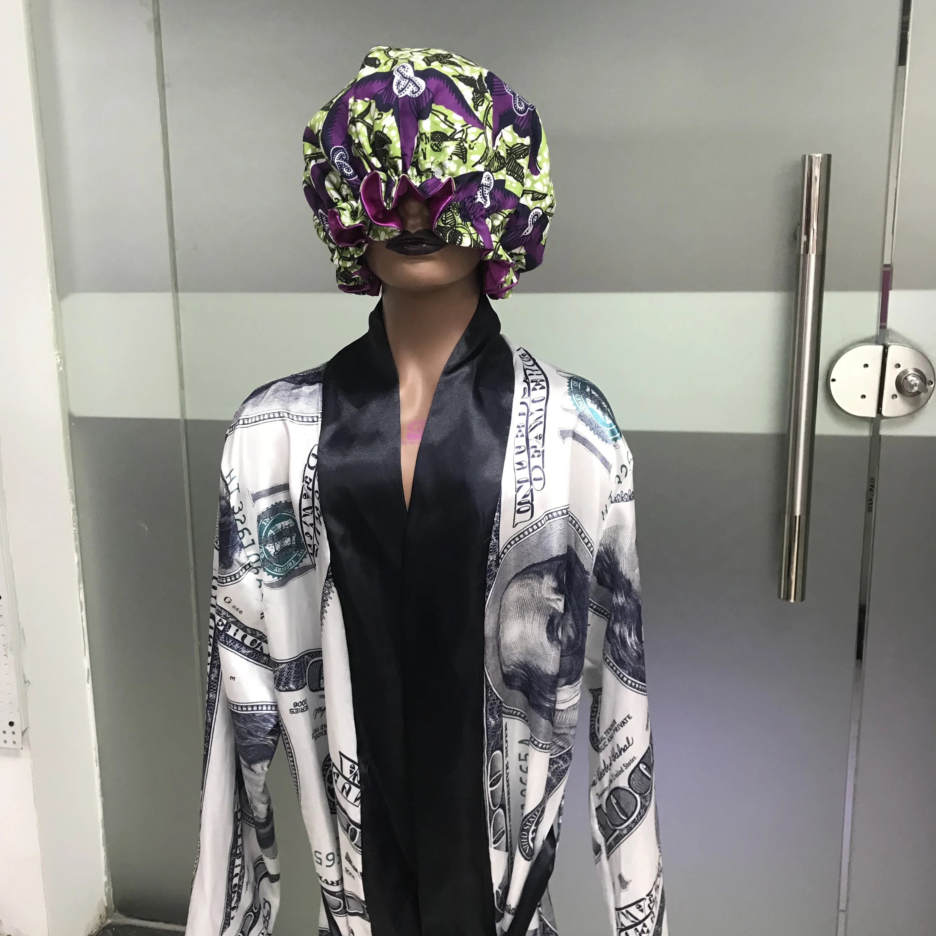 Модель 2022 года ночная рубашка с логотипом нижнее белье роскошный длинный банный халат для женщин Шелковый Атласный пижамы