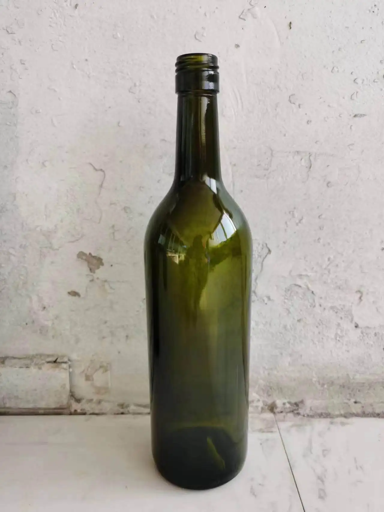Bestseller 750ml White Wine Redwine Rosewine Glass Bottle Clear Brown Green Color with T-top