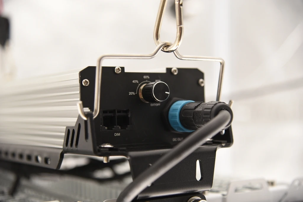 2022 Solux 650 solar powered grow lights chicken farm led tube oil spectrum