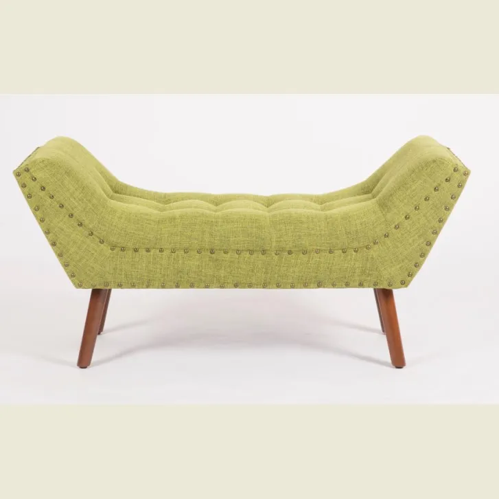 Старинная деревянная скамейка для хранения