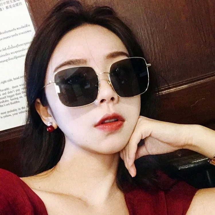 Star style retro trendsetter versatile box sunglasses for female students Korean version personalized sunshade frame