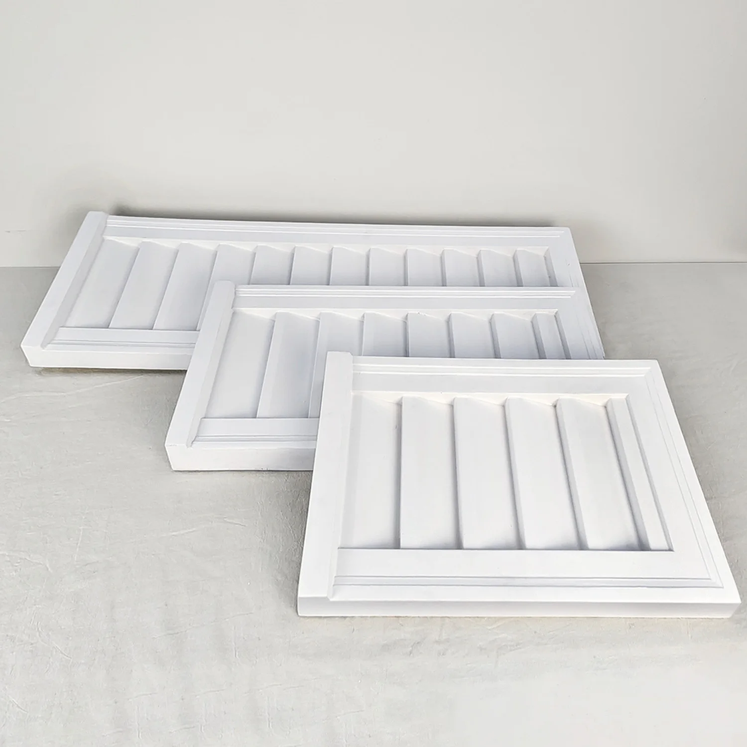 Auuan China Luxury Customized Colors Mechanism Large Polyurethane Millwork Louver Shutter For Decoration