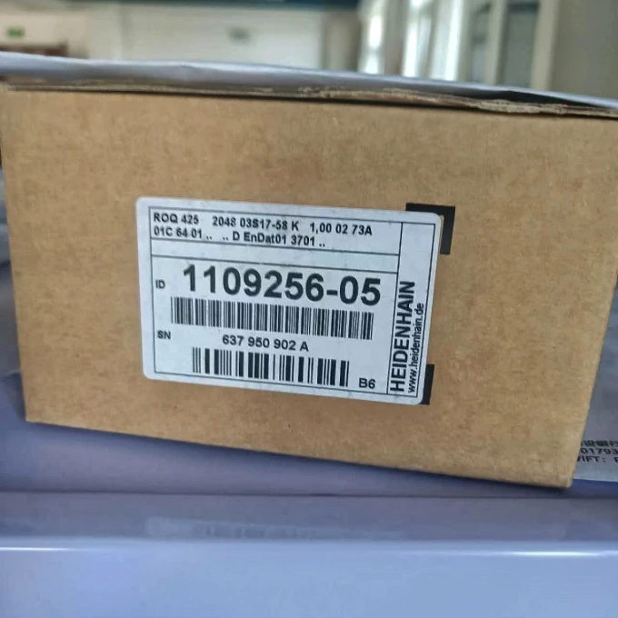New Heidenhain ROQ425 rotary encoder ID1109256-05 absolute encoder with integral bearing