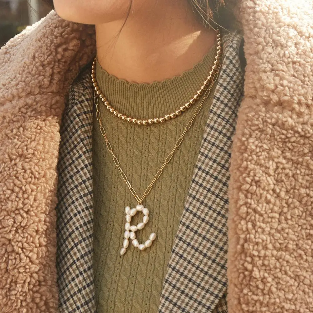 Barlaycs 2021 Fashion Pearl Initial Zodiac Letter Pendant Cuban Chain Women Jewelry Custom Packaging