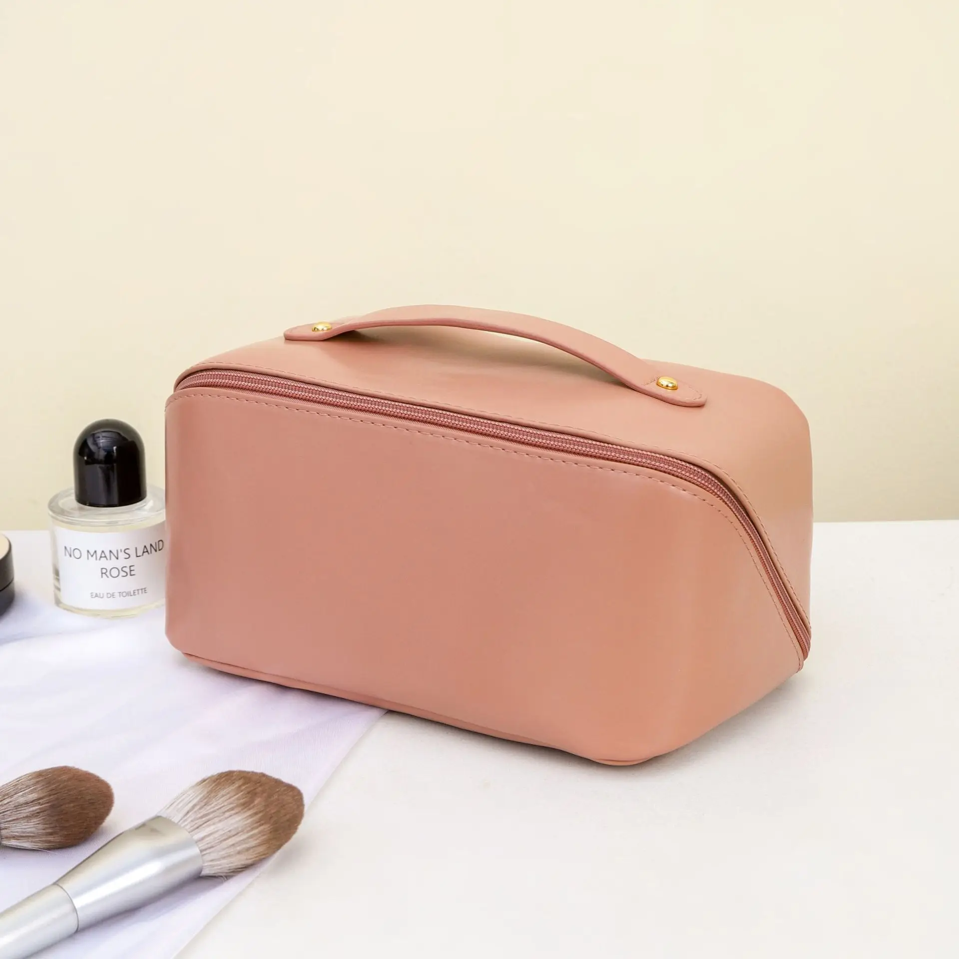 Large Capacity Cosmetic Bag Travelling Opens Flat Makeup Leather Cosmetic Bag Waterproof Multifunctional Skincare Bag