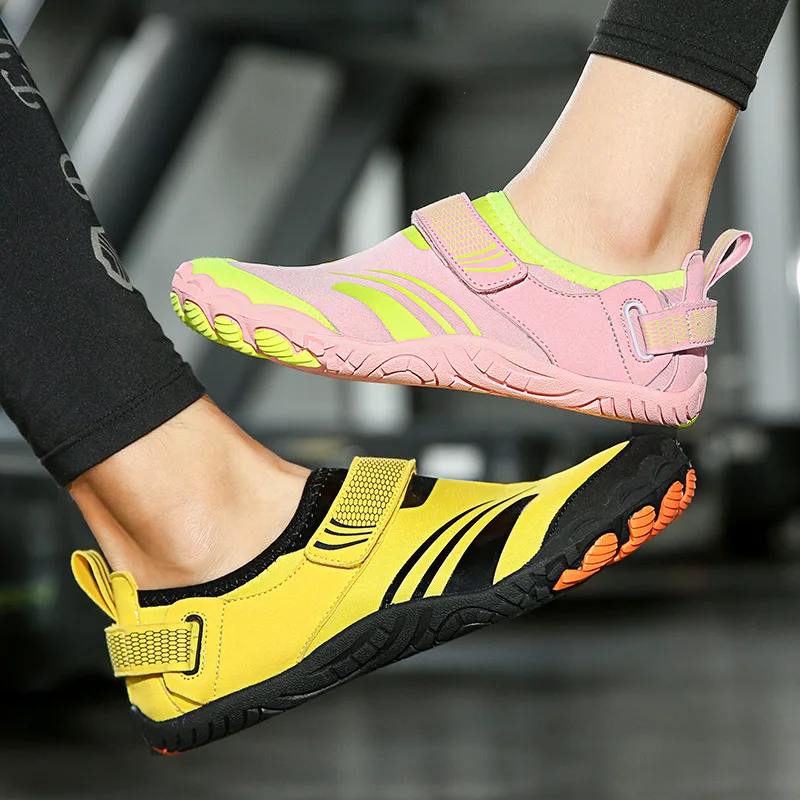 Factory Direct Sales New Outdoor Climbing Light Water Shoes Fashion Fitness Men and Women Special Multi-functional Safety