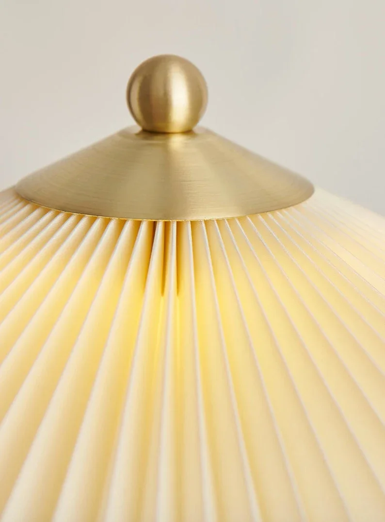 Nordic Style Origami Gold Brass Style Japanese Umbrella Pleated Table Lamp Modern Pleated Umbrella Desk Lamp Bedside Table Lamp