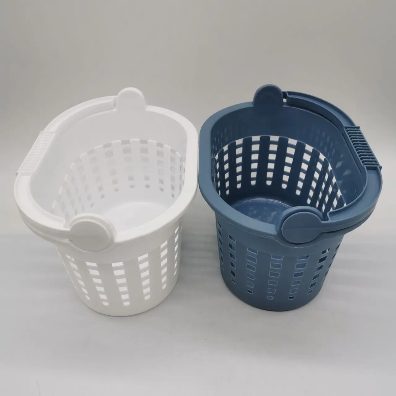 Plastic food containers Grocery shopping baskets Fruit and vegetable snack boxes with disposal outdoor picnic storage baskets