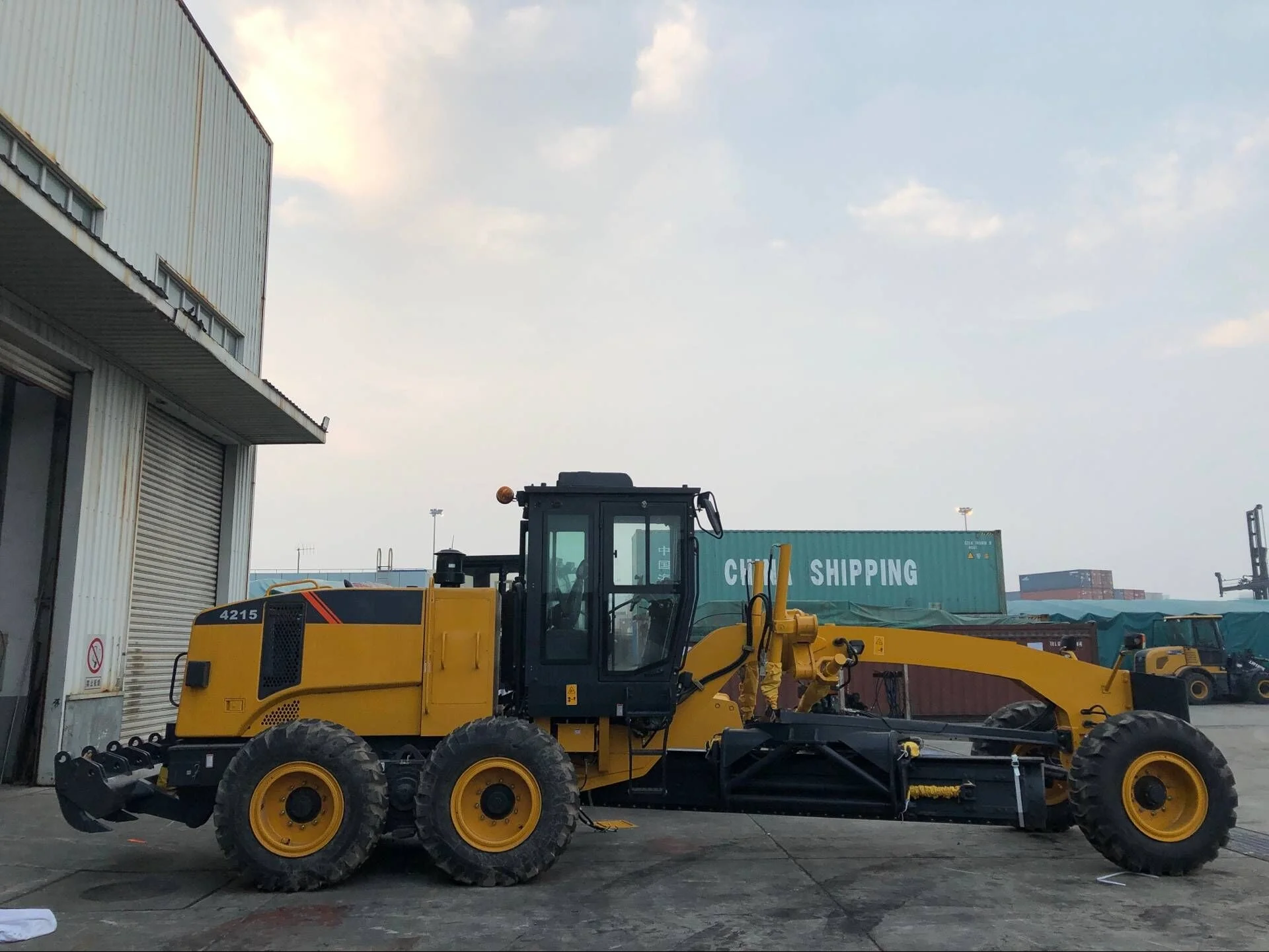 Автомобильный грейдер Skymard 215HP CLG4215
