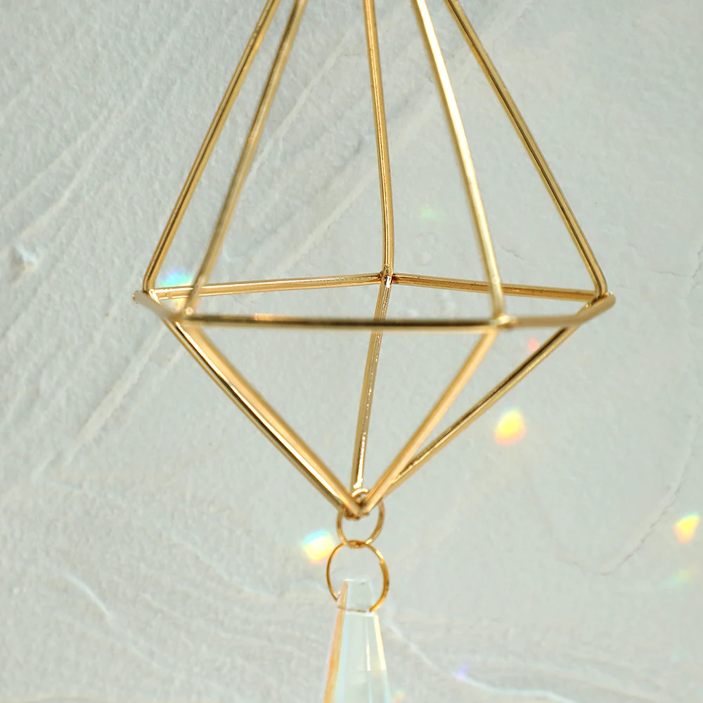 Air Plant Holder Hanging Planter Tillandsia Air Fern Plant Hanger Crystal Suncatcher Metal Triangular Rack Balcony Decorations