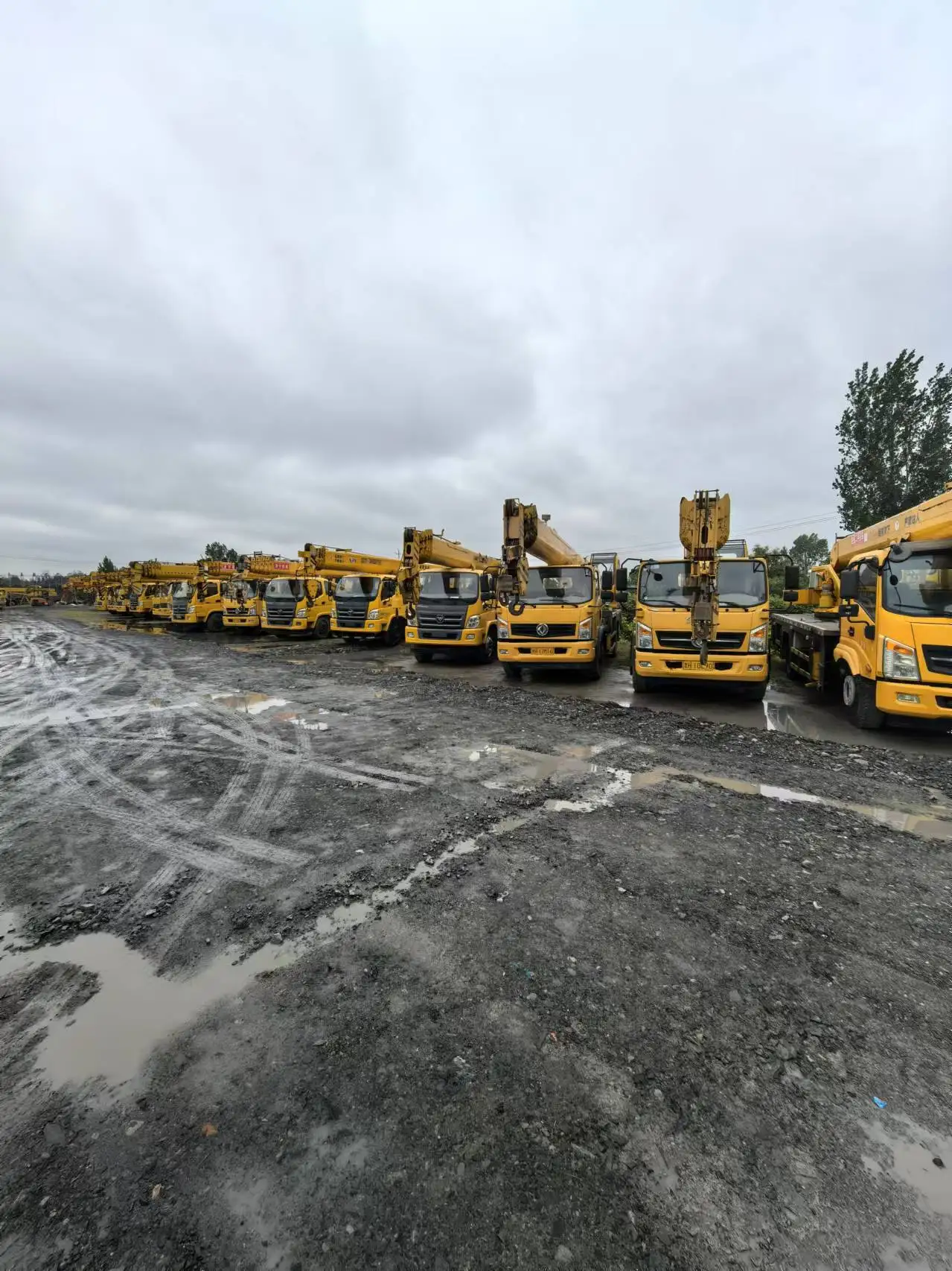 High Quality Wholesale All Terrain Crane With Telescopic Boom For Efficient Lifting And Heavy Duty Applications In Construction