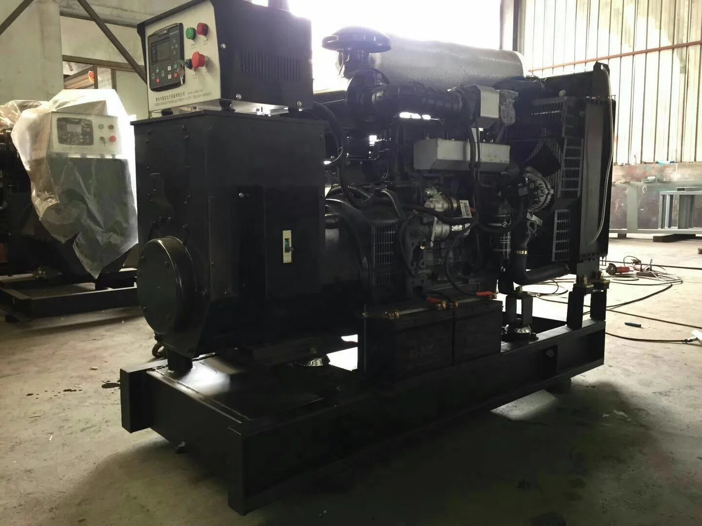 CE ISO сертификат заводская цена 50KVA 40KW 4L открытый корпус двигателя Shang chai дизельный генератор с топливным баком
