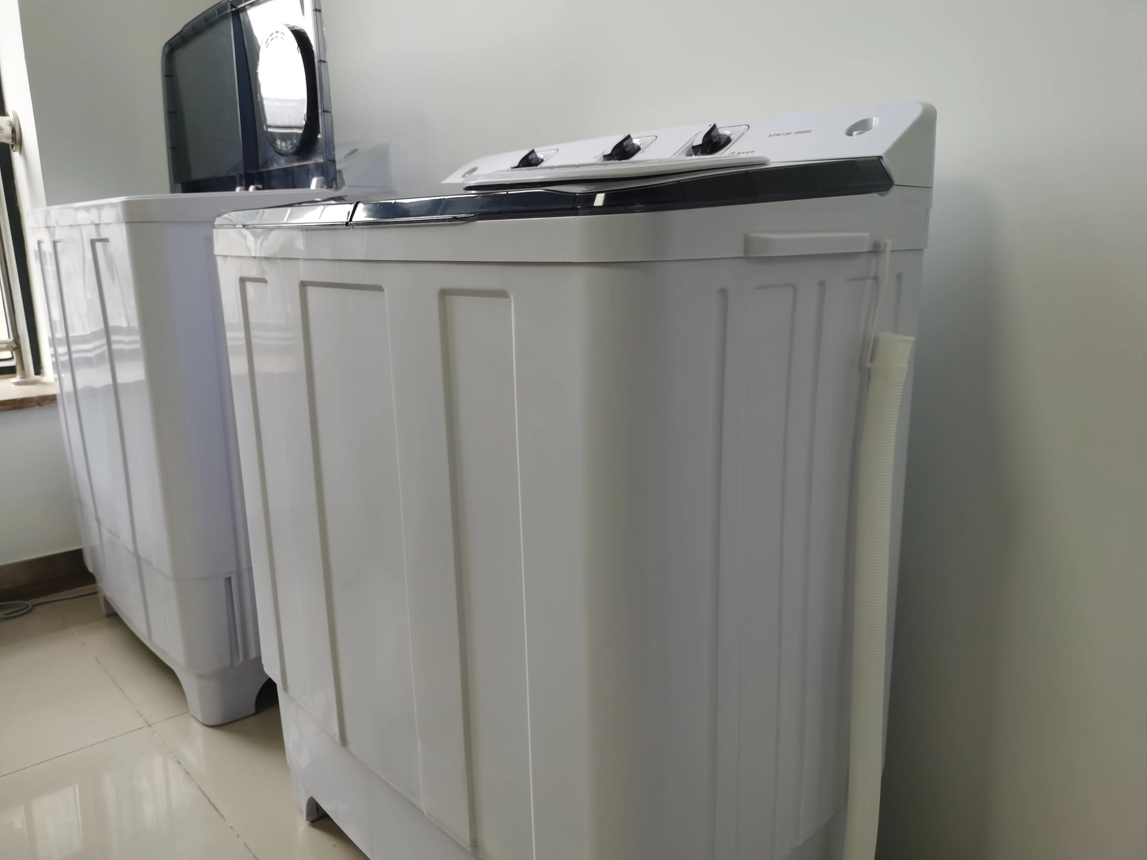 Multifunctional Semi Automatic Washers 15Min Wash Timer Design Twin Bucket 18kg Washing Machine