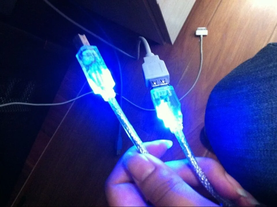 
6FT USB2.0 AM TO BM CABLE Transparent blue with LED light 