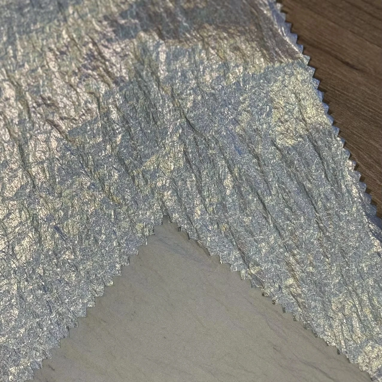 Custom Colors Metallic Luster Fabric Lightweight Nylon Crinkle Foil Metallic Fabric For Puffer Jacket