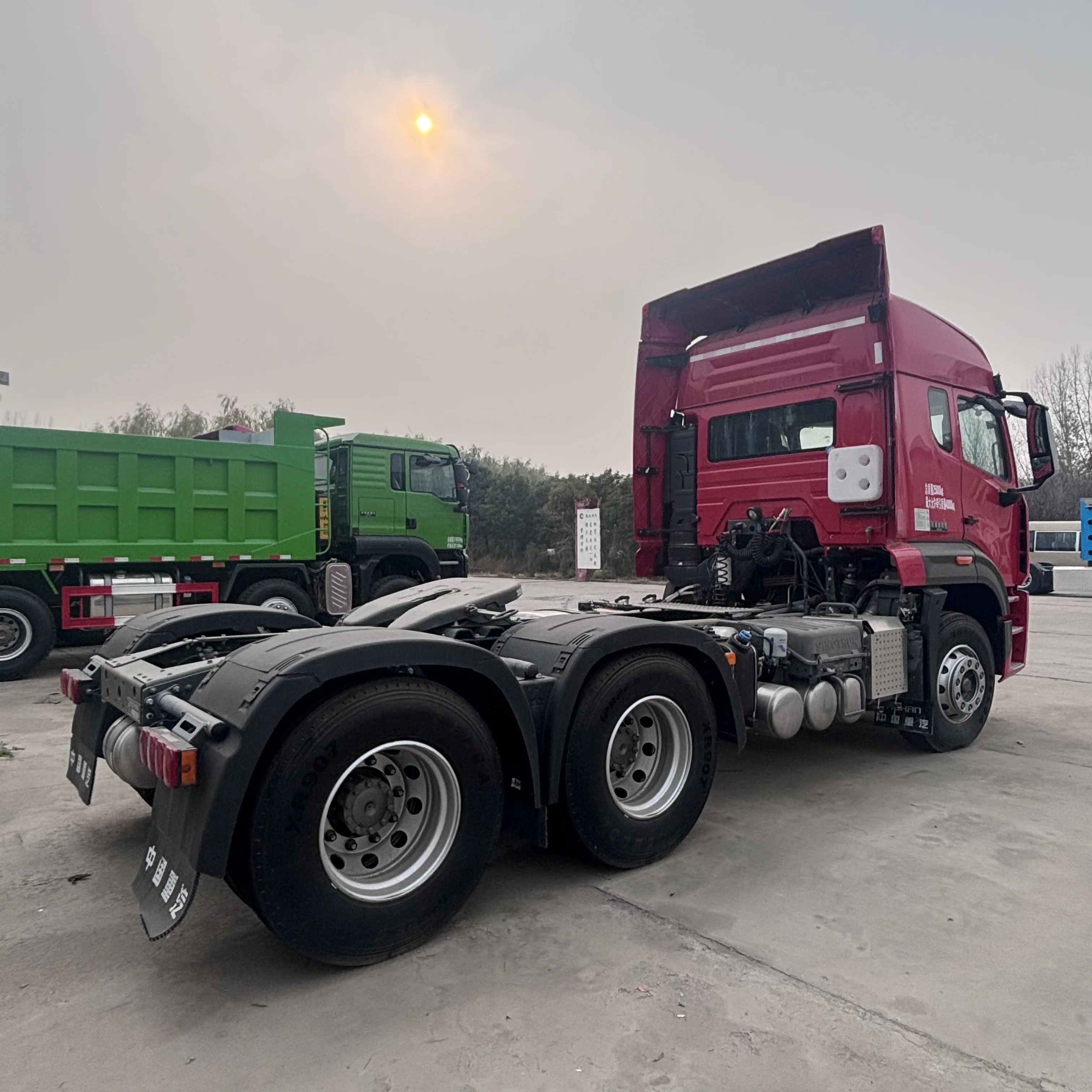 Новый Подержанный трактор Sinotruk Hohan полуприцеп б/у 6x4 10 колес головки тракторов высокого качества