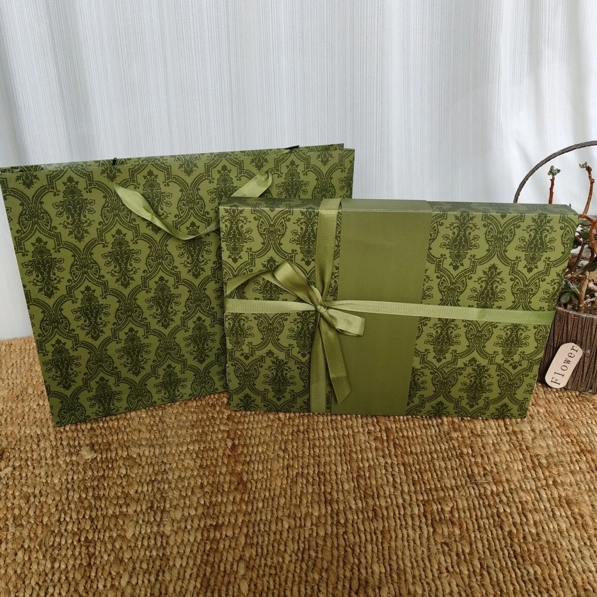 Large Corrugated Board Pajamas Gift Packaging Express Shipping Express Delivery Mailer Box Usage for Cloth