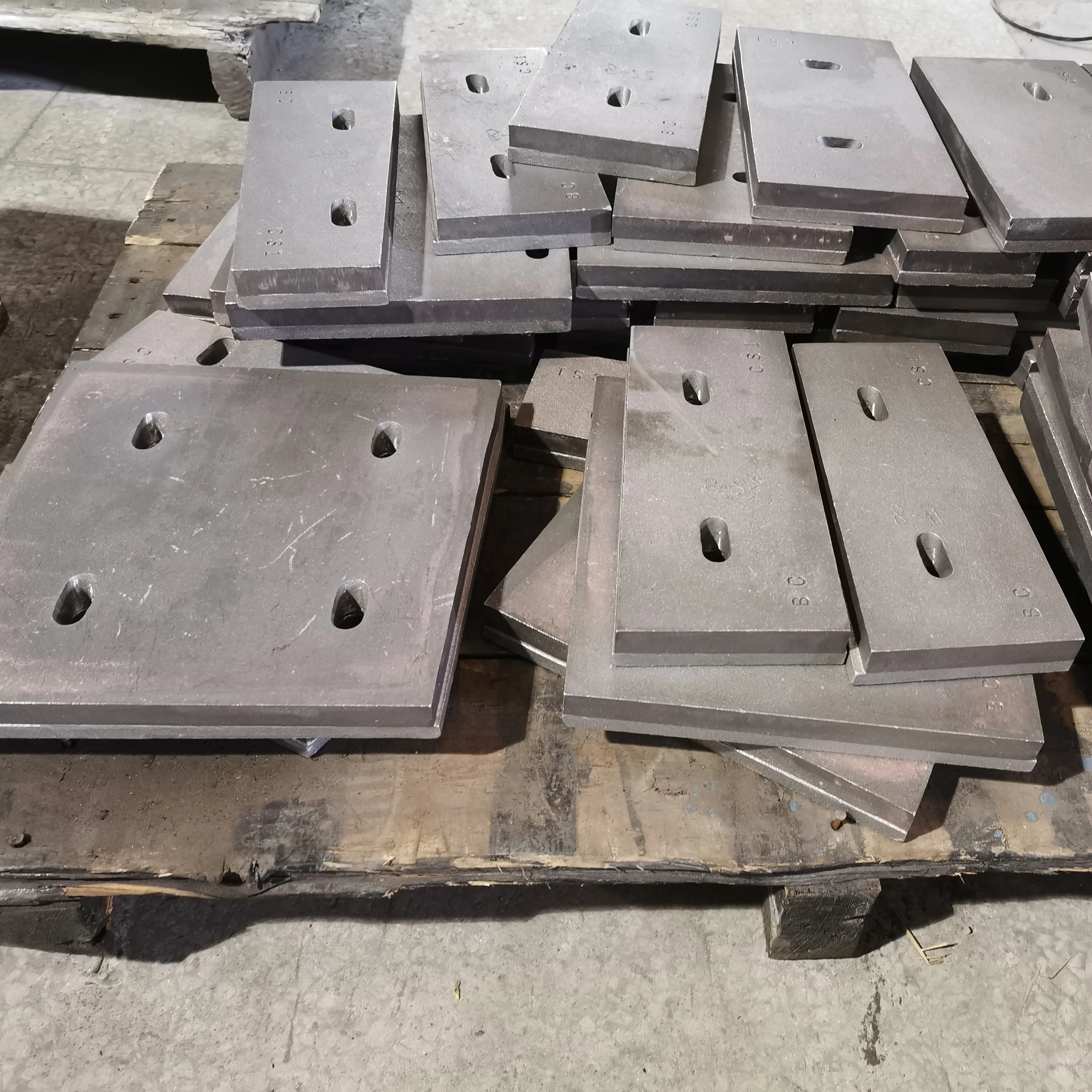 China factory supplying white iron bimetal wear plates 700BHN