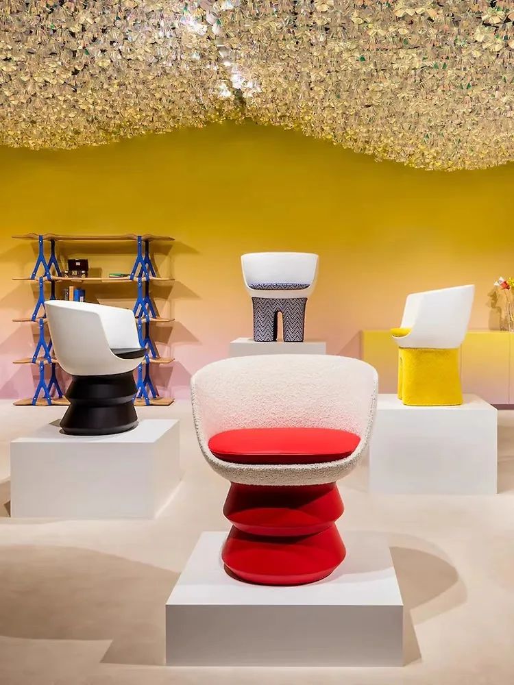 Italian designer fabric creative leisure chair fiberglass lounger chair for living room Dolls