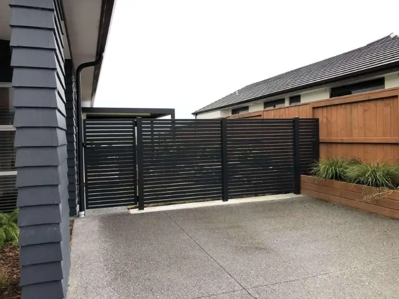 OFDT Decorative Metal Garden Balcony Privacy Composite Designs Outdoor Aluminum Fence Panels Horizontal Slat Fencing