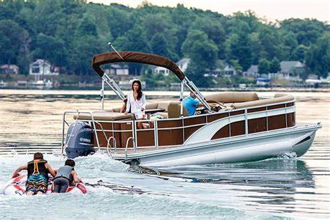 
2021 Popular 16-21ft Aluminum Pontoon Boat with full enclosure camper and air condition 