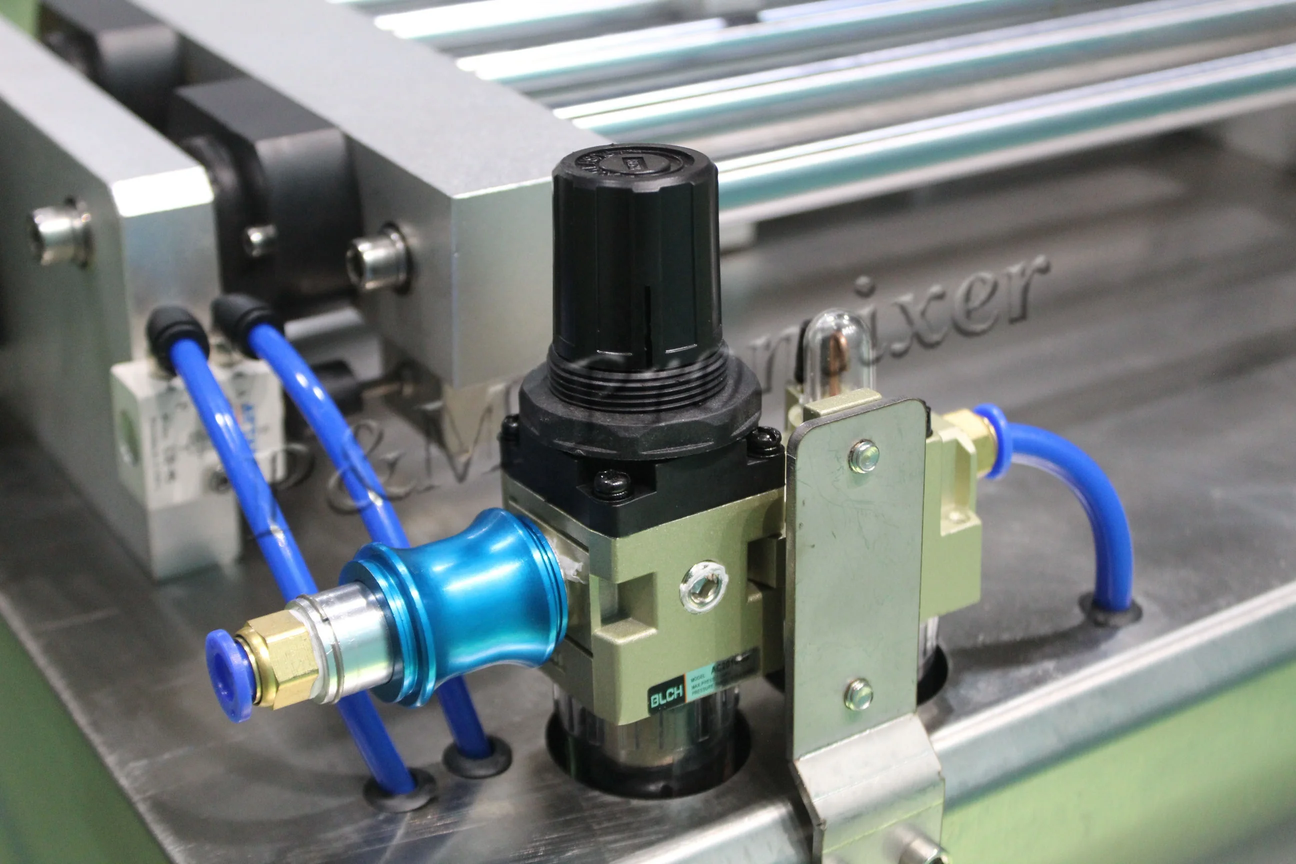 Horizontal 2 heads semi-Auto Batter Machine Cream Pot China Acetone Liquid Gun Nozzle For Liquid Filling Machinery Equipments