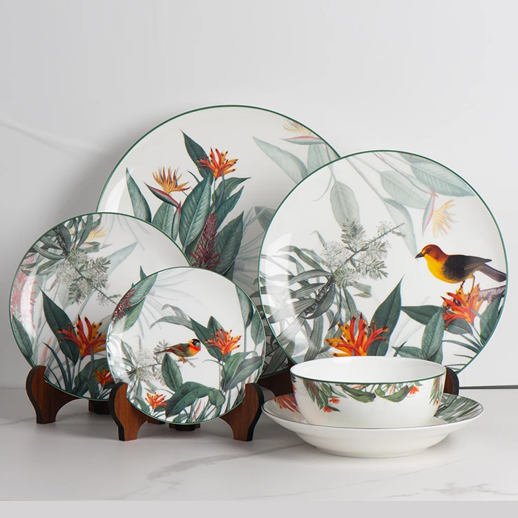 Hot sale Dinnerware Sets Luxury Round Tableware Fine Porcelain Dinner Flower bird Set Bone China