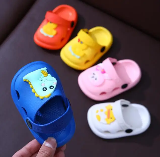 Factory Price Cute dinosaur clogs kids casual garden shoes non-slip Thick bottom beach sandals for boys girls baby