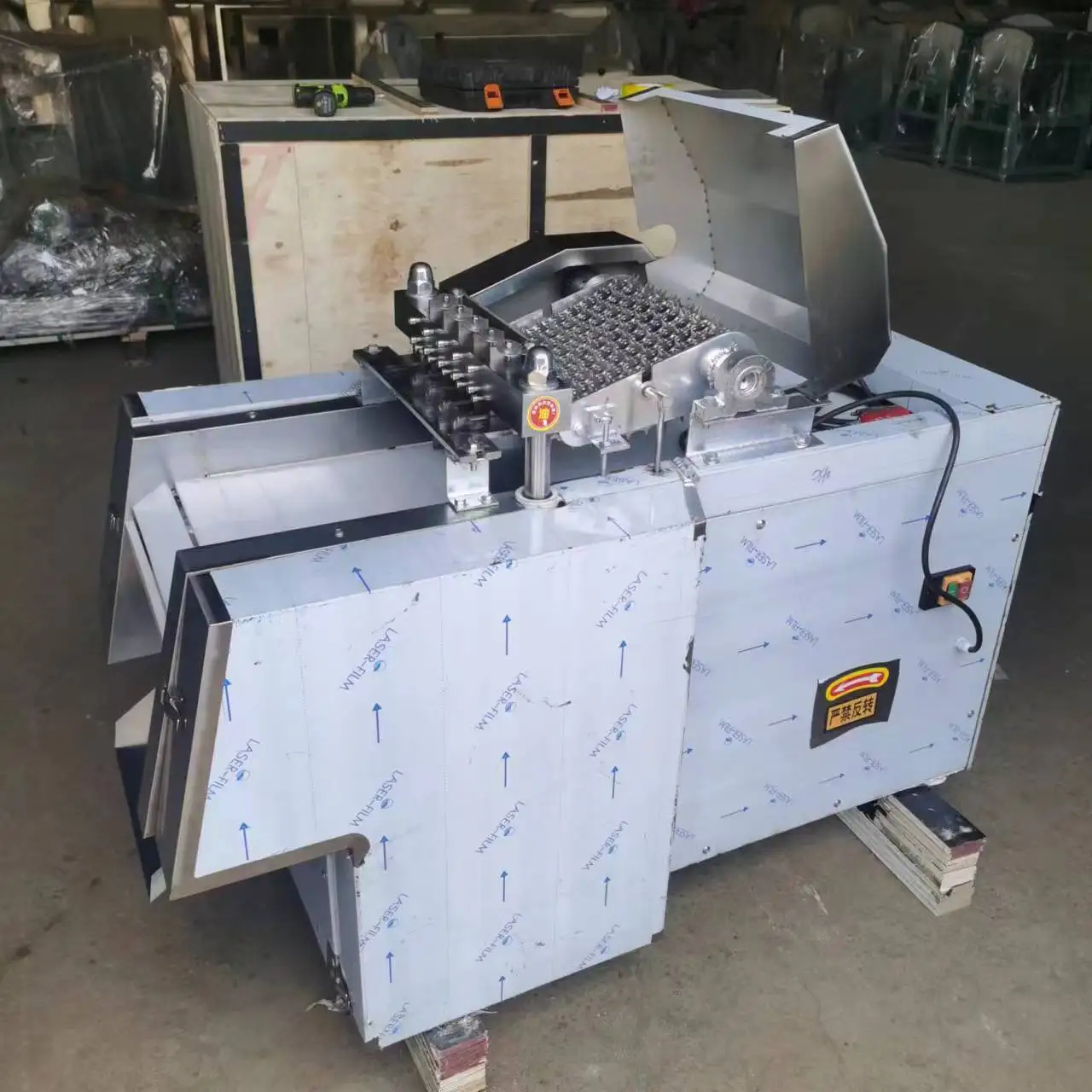 Factory Selling Price Operation Commercial Automatic Frozen Fish Meat Cube Cutting Chicken Machine