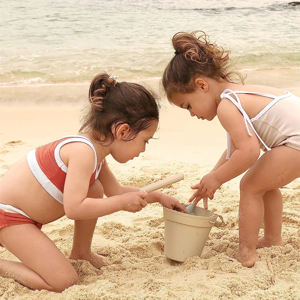 Modern Baby Travel Friendly Sand Beach 7pcs Set Toys Kids Bucket Shovel Bag 3D Marine Theme Molds Toddlers Silicone Beach Toys