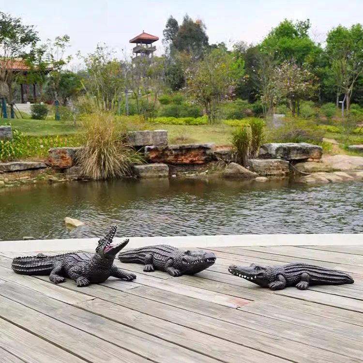 F030 Fiberglass crocodile sculpture crocodile statue outdoor large garden pool landscape decoration simulation animal ornaments