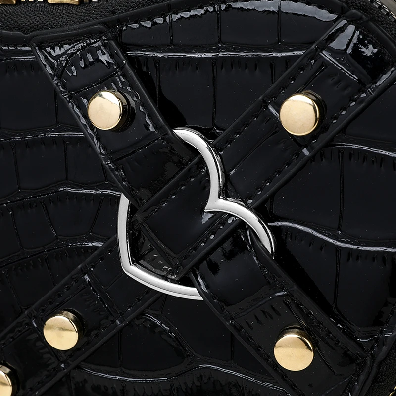 Fashion Trendy Luxury Bags Women Handbags Leather Rivet Purse Heart Shape Punk Style Gothic Ladies Crossbody Bag