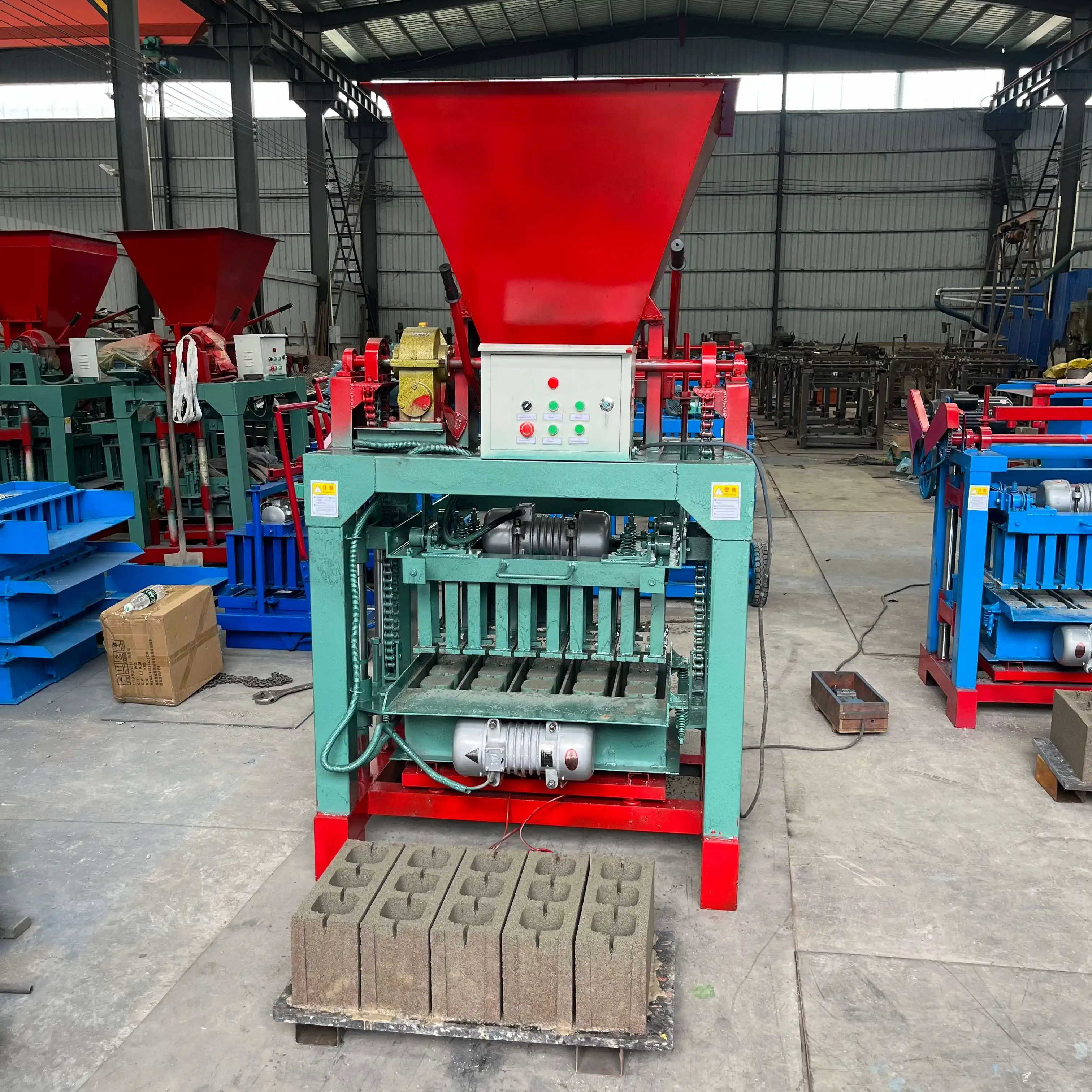 QT4 Model Cement Brick Machine Cost-Effective Equipment for Clay-Based Concrete Block Production 4-35C Series